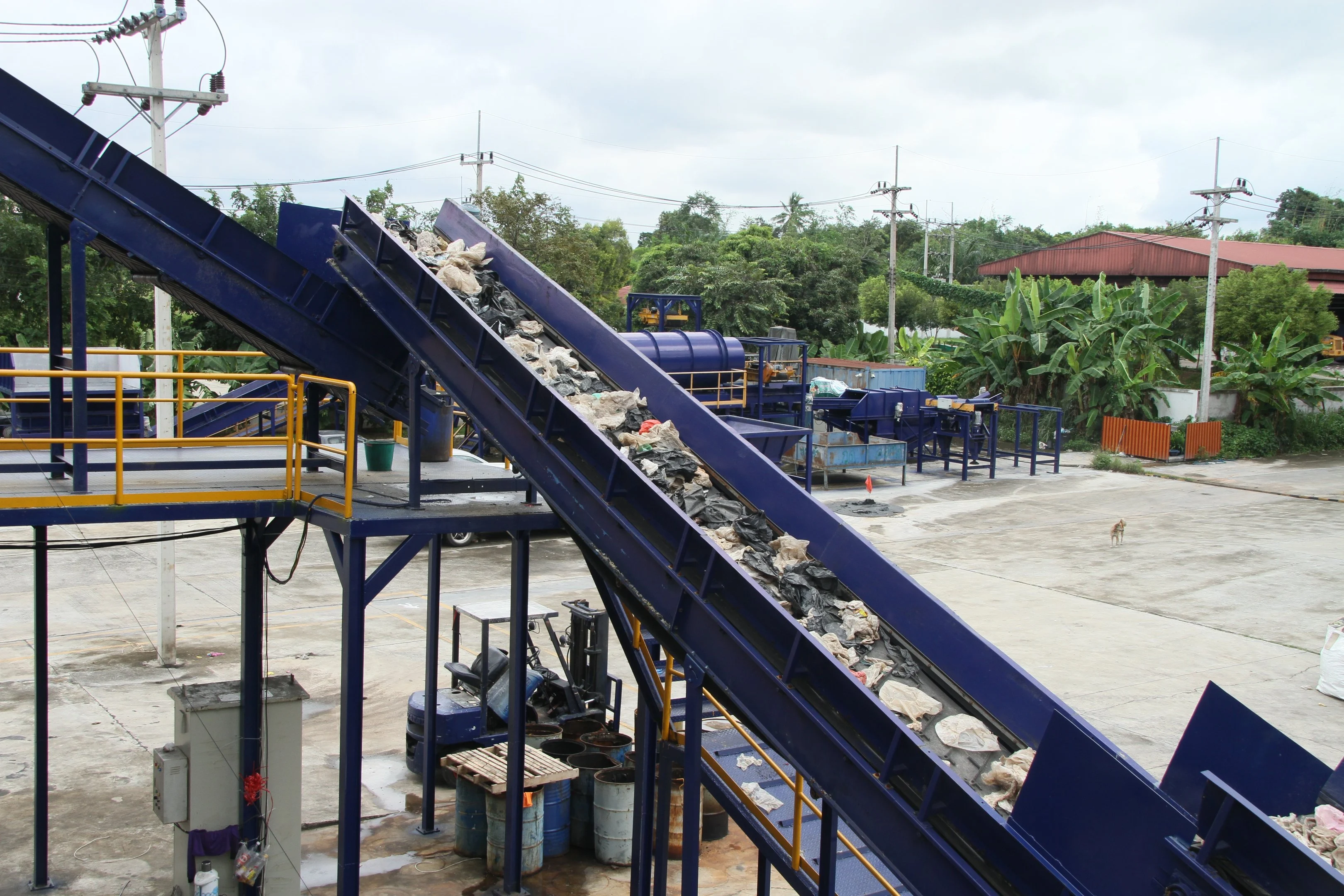 Plastic feedstock prepared for catalytic pyrolysis
